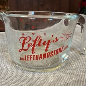 Lefty's Left-Handed 2-Cup Glass Measuring Cup similar to Pyrex - chip on rim